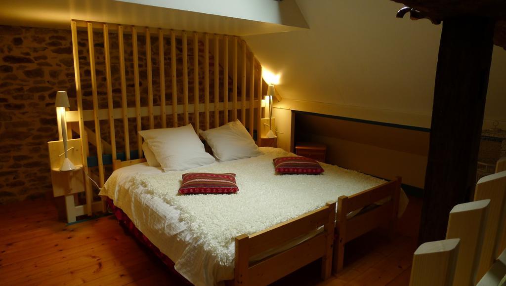 Bed and Breakfast La Cage Aux Oiseaux La Lande-de-Goult Екстер'єр фото