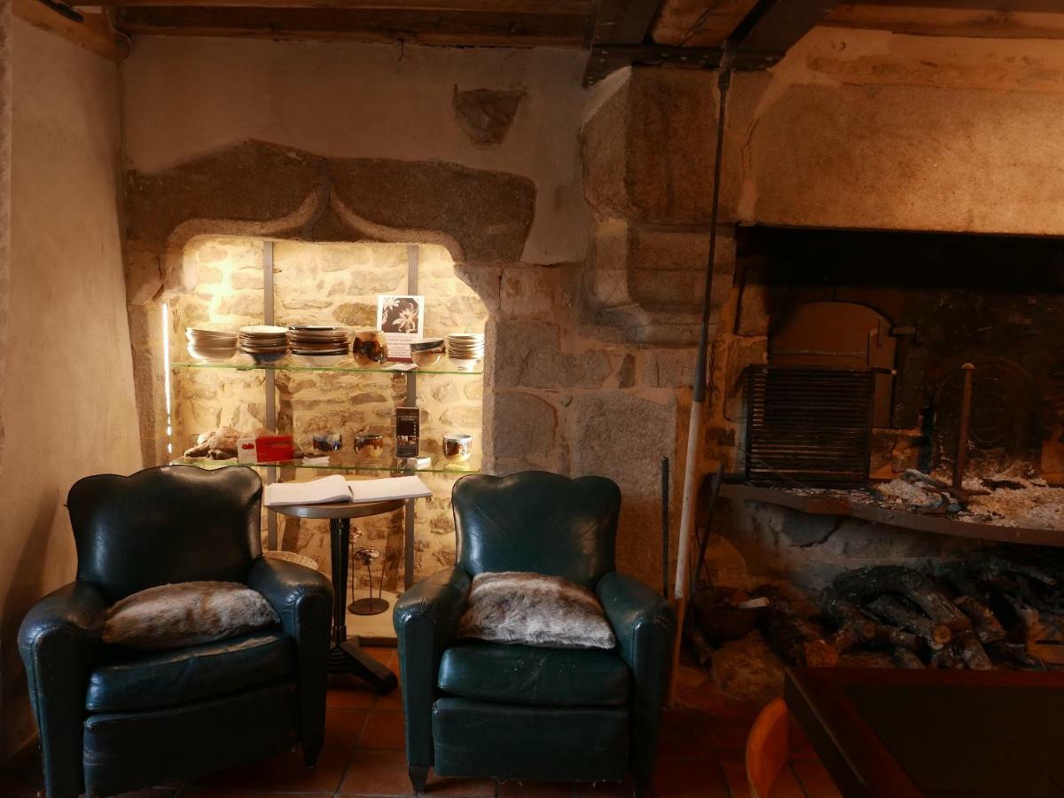 Bed and Breakfast La Cage Aux Oiseaux La Lande-de-Goult Екстер'єр фото